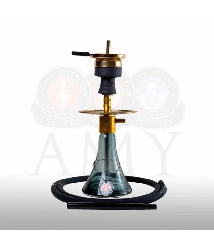 Amy Deluxe 125.03 Alu Cone Mini waterpijp zwart met goud 40 cm volledig beeld