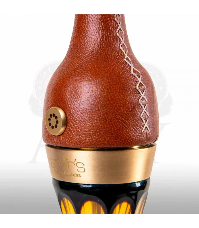 Amy Deluxe AMIRS Indi V2.0 Rood waterpijp in gebruik met volle rook