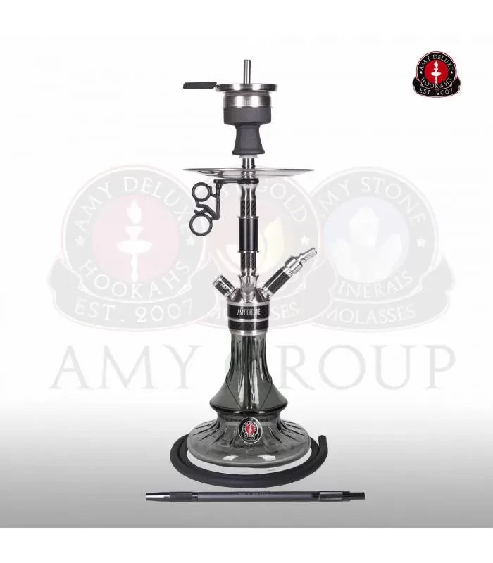 Amy Deluxe SS26.02 Zwart waterpijp van roestvrij staal met zwarte glazen vaas en kliksluitsysteem, medium formaat 45-65 cm