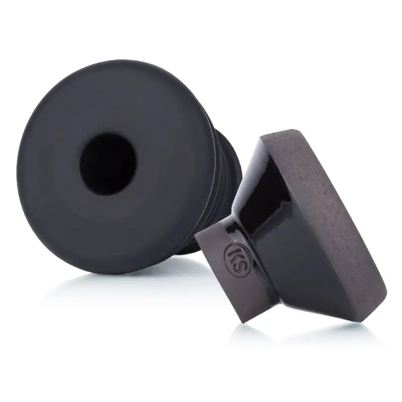 KS APPO Silko Shiny Black shisha kop geplaatst op waterpijp, compatibel met hotscreen warmteverdeler