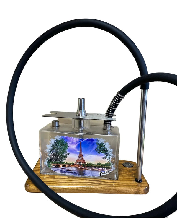 Mr.Eds E15 Paris waterpijp met rechthoekige glazen vaas op houten basis - zijaanzicht complete shisha setup
